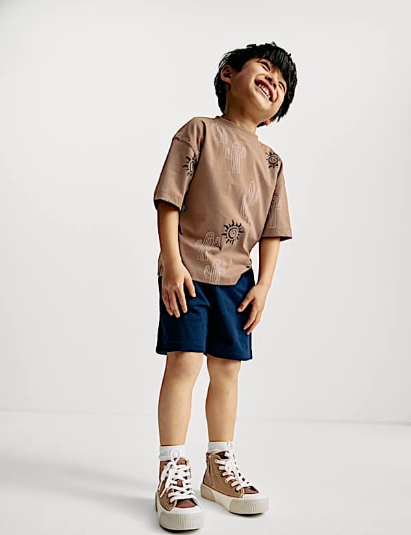 SD_04_T88_4324E_N4_X_EC_0-51267 2-tlg. Set bestehend aus einem T-Shirt und Shorts aus reiner Baumwolle mit Kaktus-Motiv (2–8 J.) Wochenendangebot